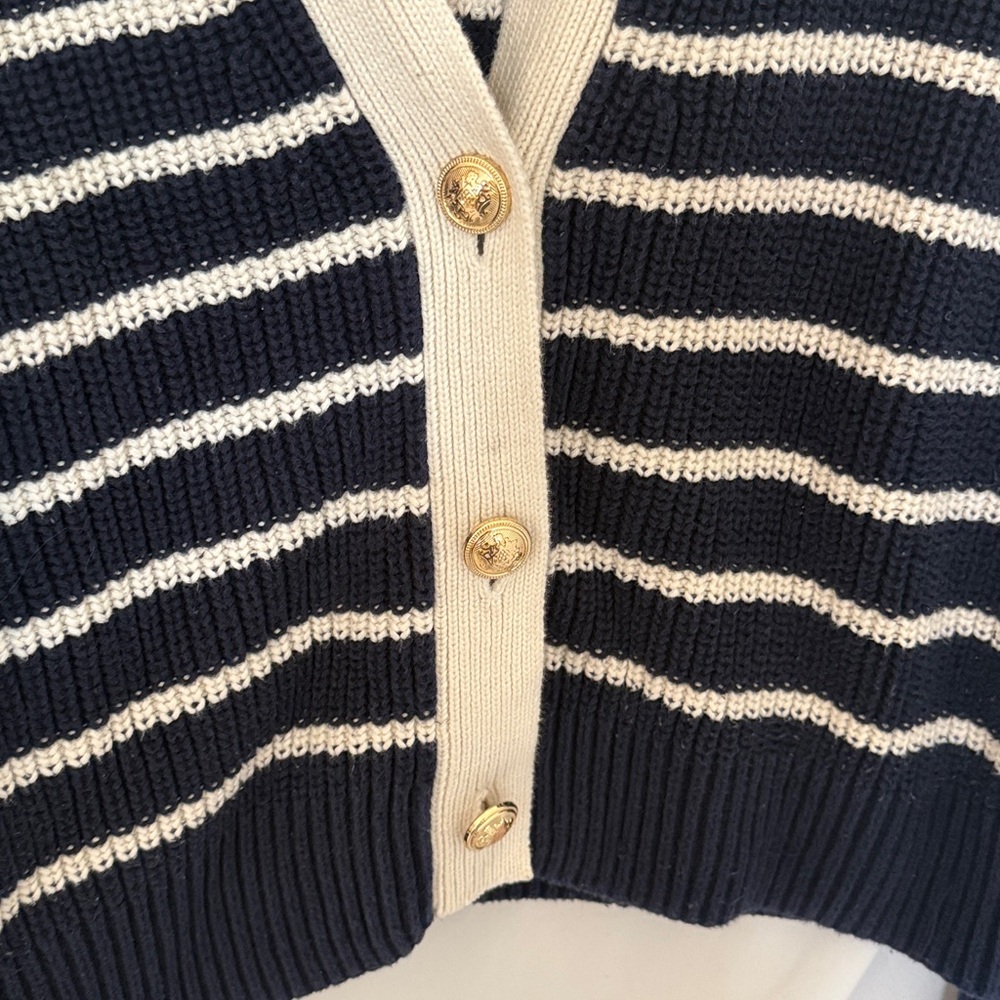 GAP Navy and Cream Striped Cardigan size large - Picture 4 of 7